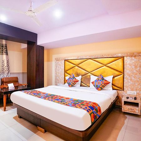 Fabhotel Everest Vashi エクステリア 写真
