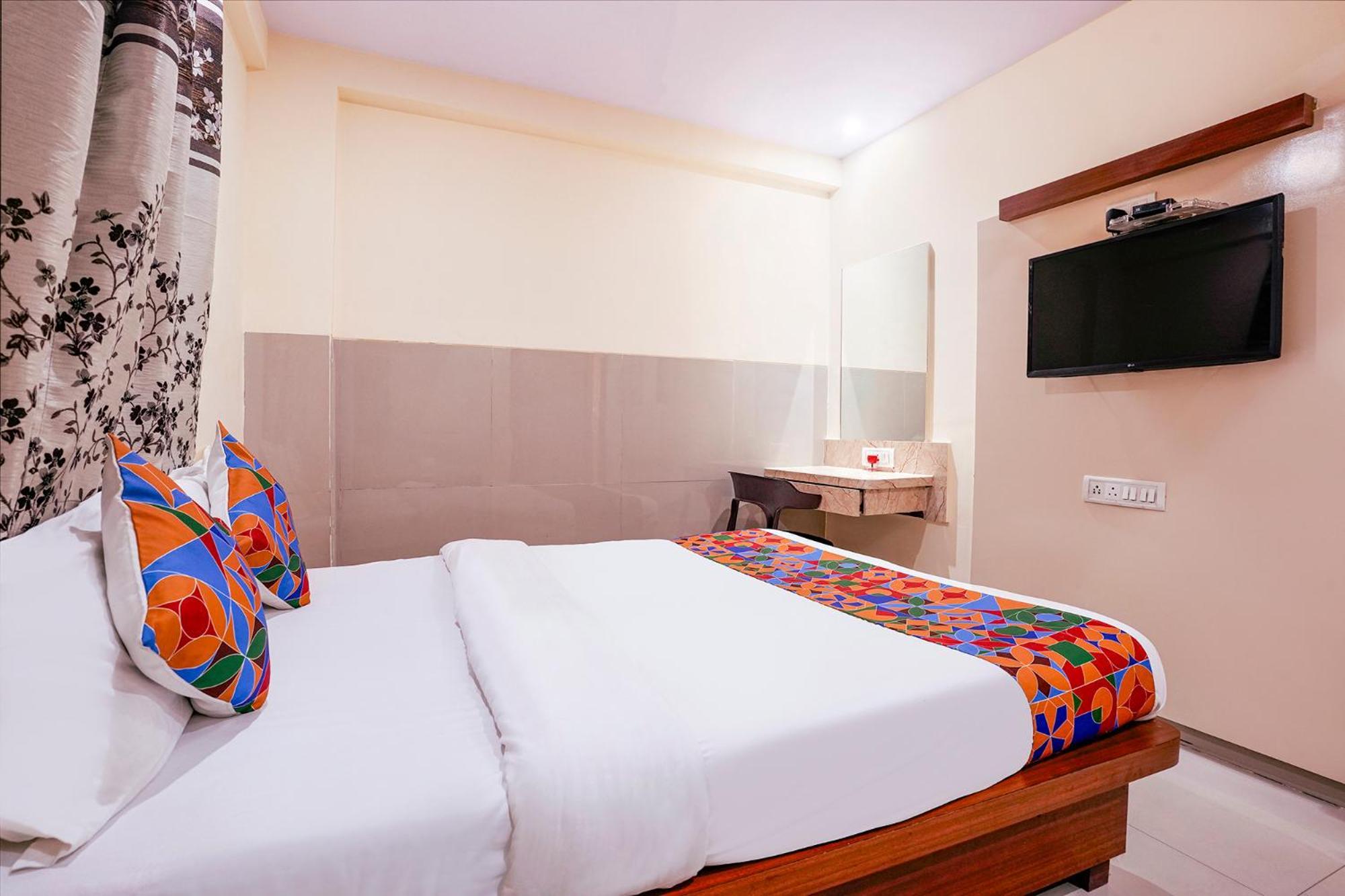Fabhotel Everest Vashi エクステリア 写真