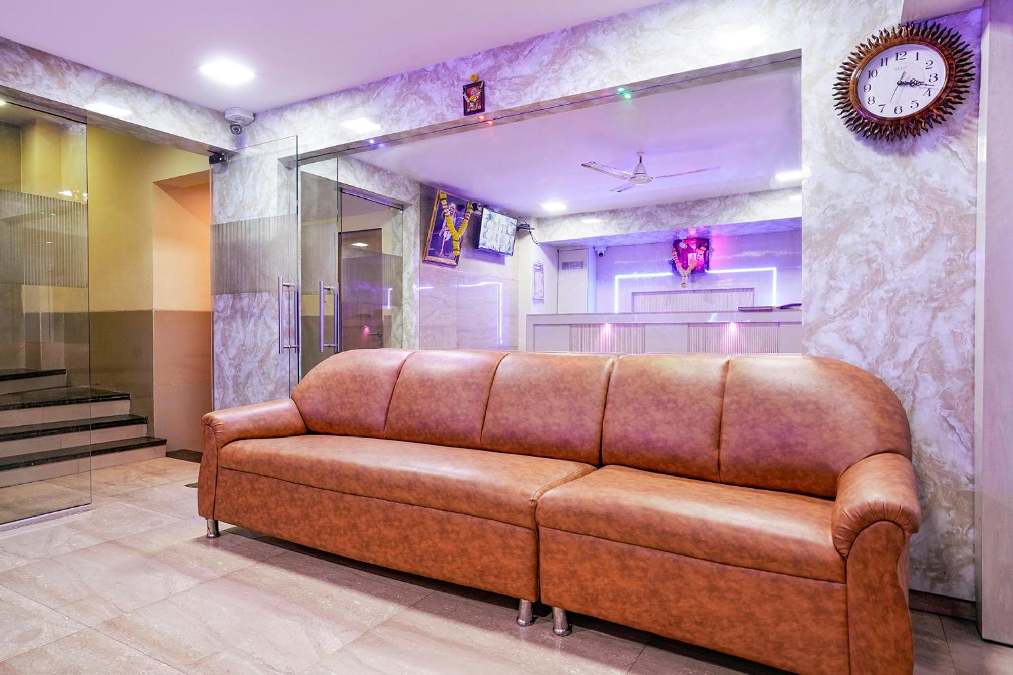 Fabhotel Everest Vashi エクステリア 写真