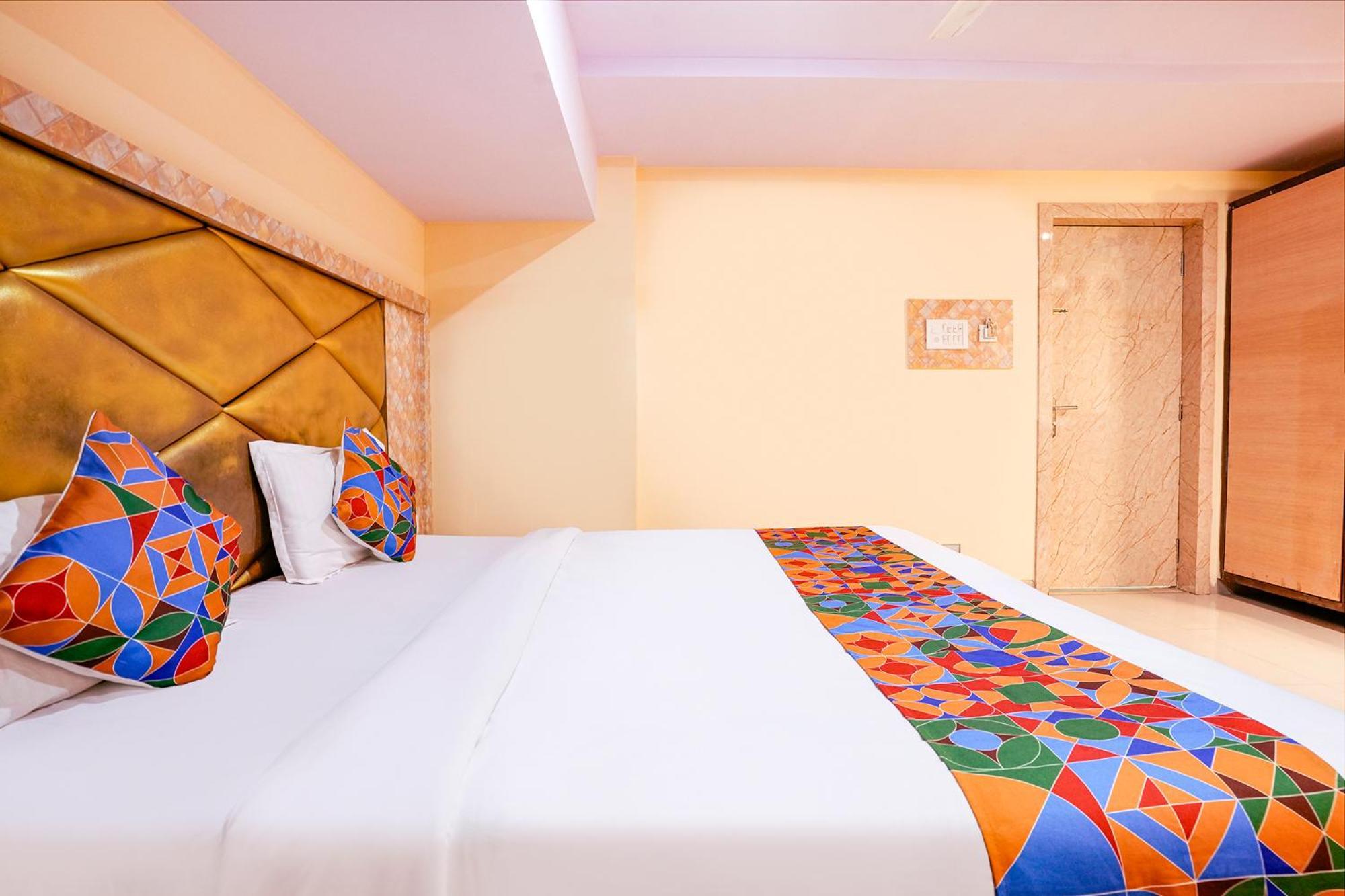 Fabhotel Everest Vashi エクステリア 写真