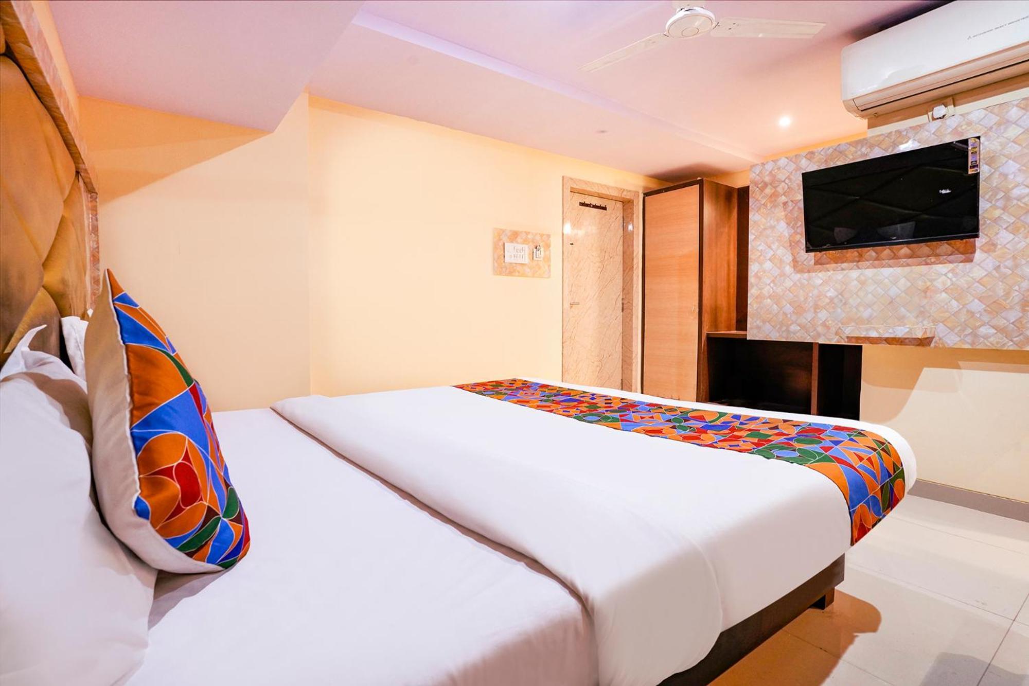 Fabhotel Everest Vashi エクステリア 写真