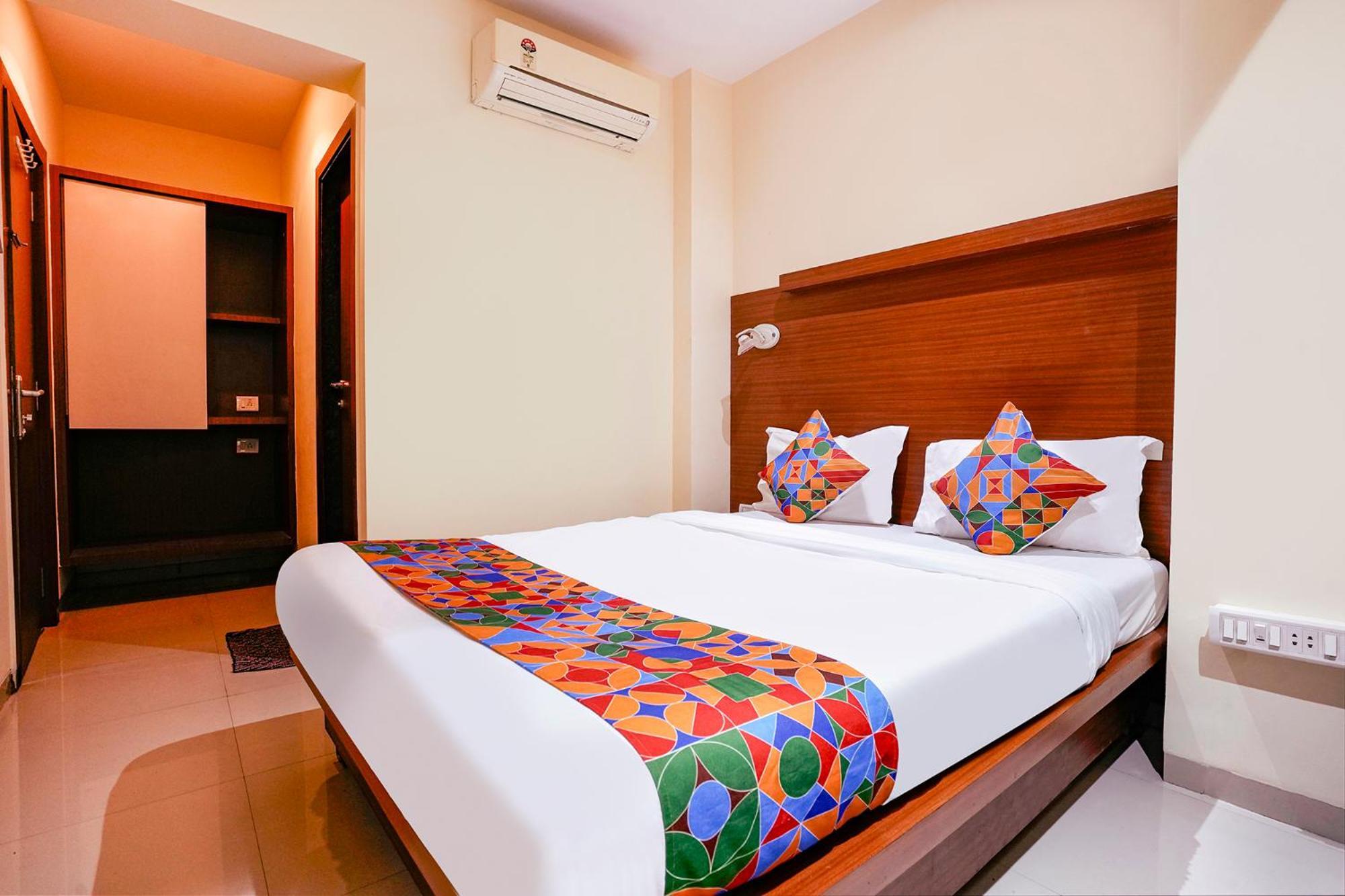 Fabhotel Everest Vashi エクステリア 写真