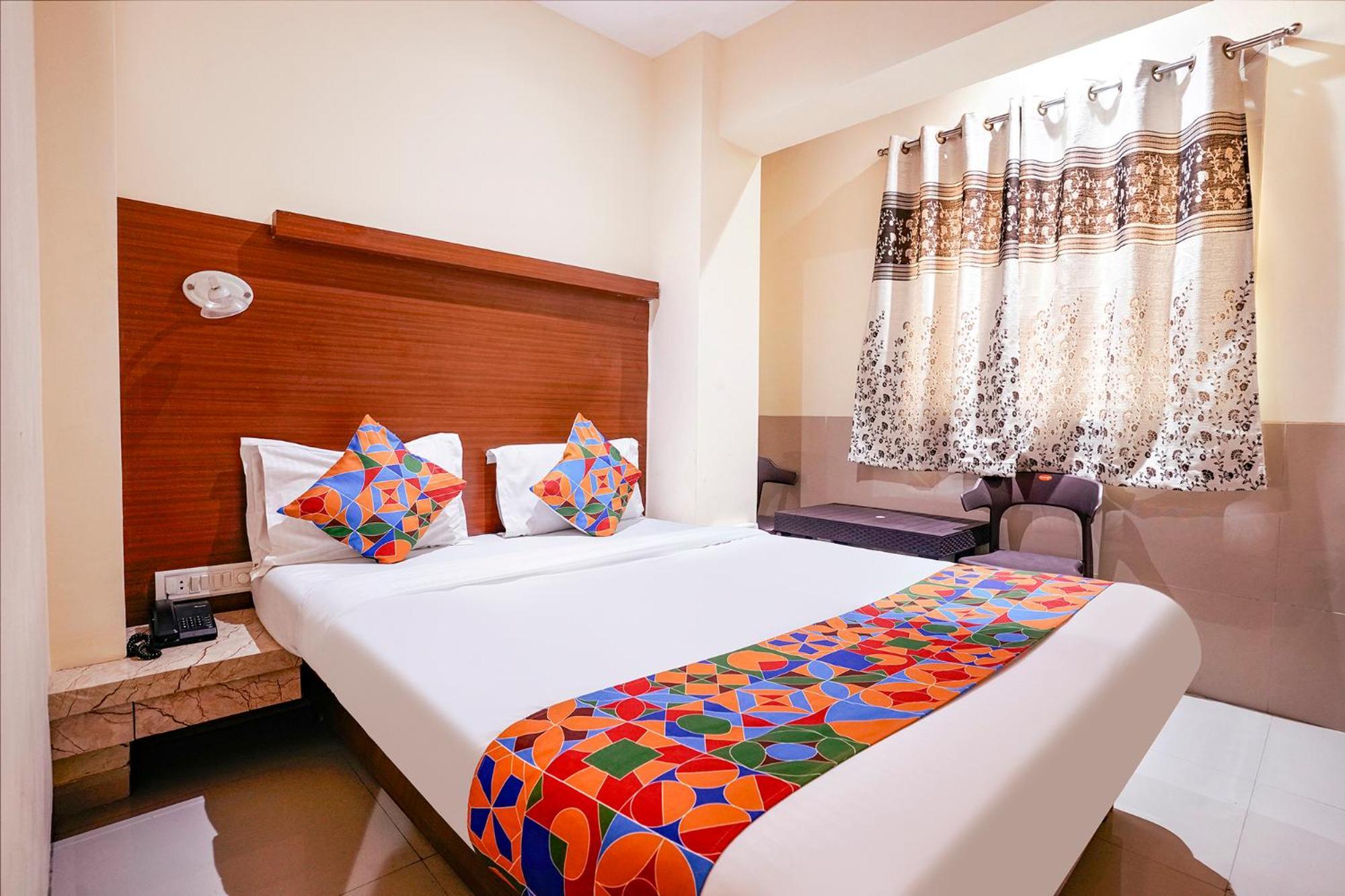 Fabhotel Everest Vashi エクステリア 写真