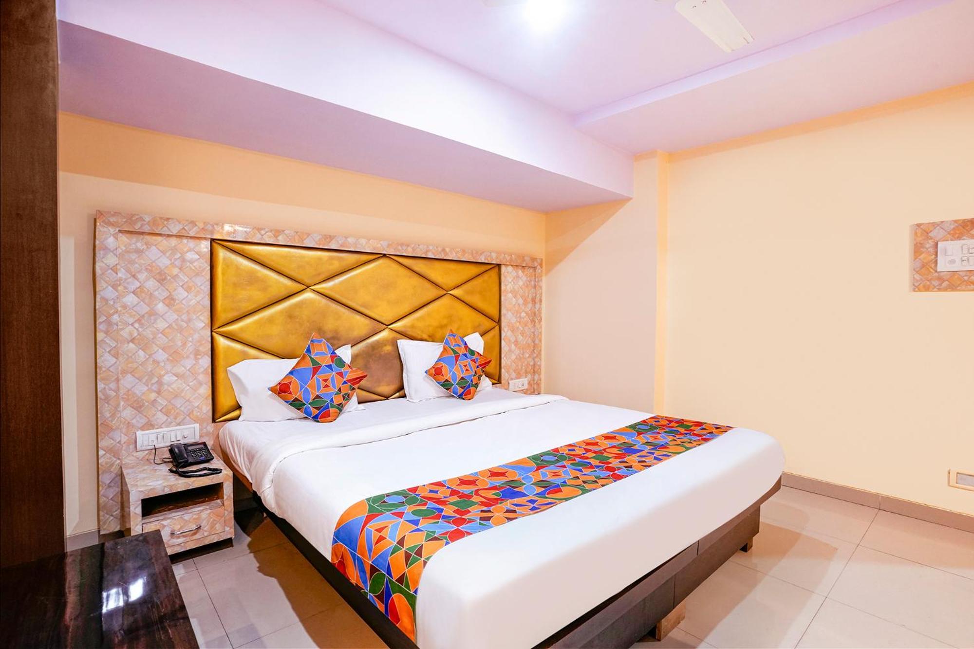 Fabhotel Everest Vashi エクステリア 写真