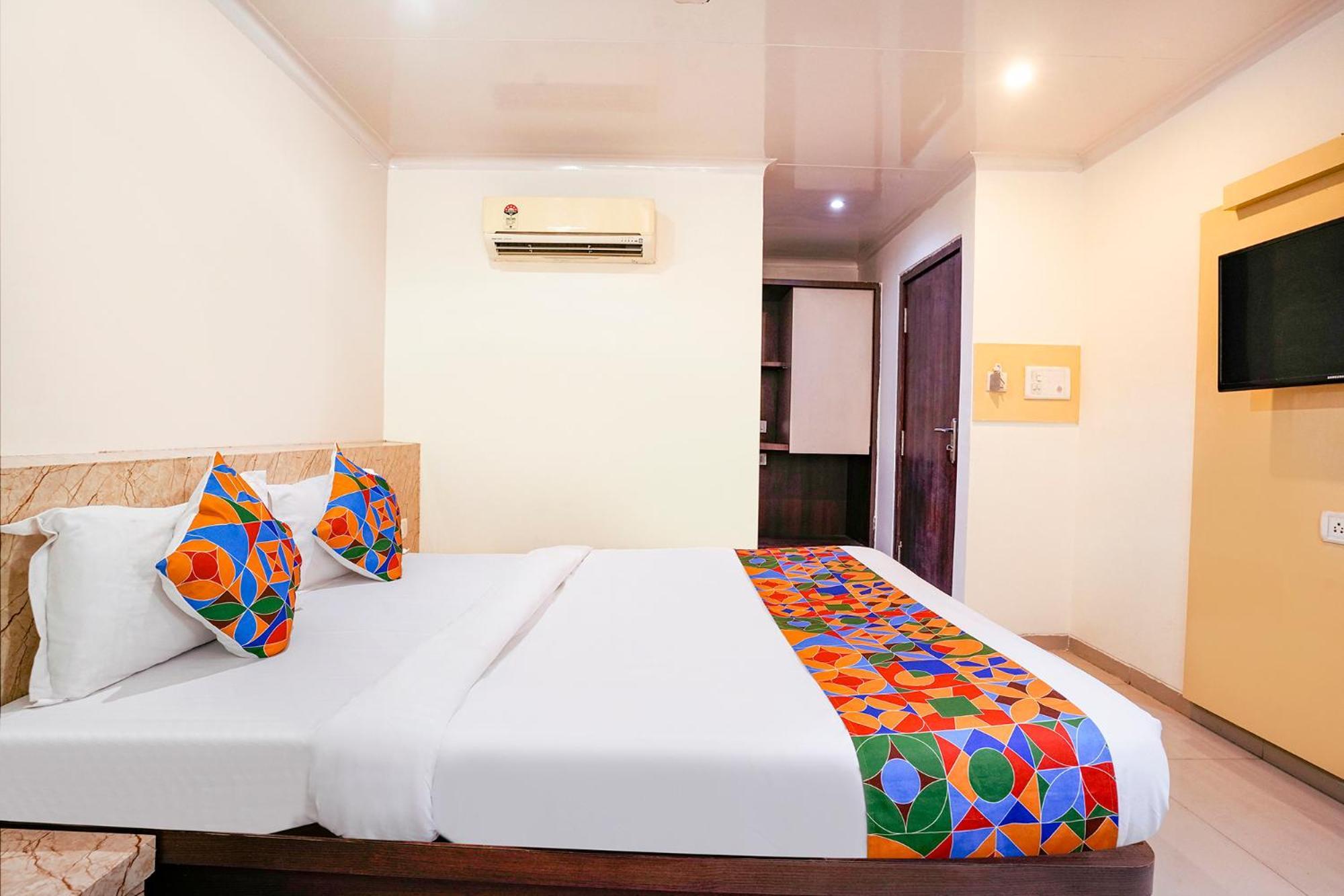 Fabhotel Everest Vashi エクステリア 写真