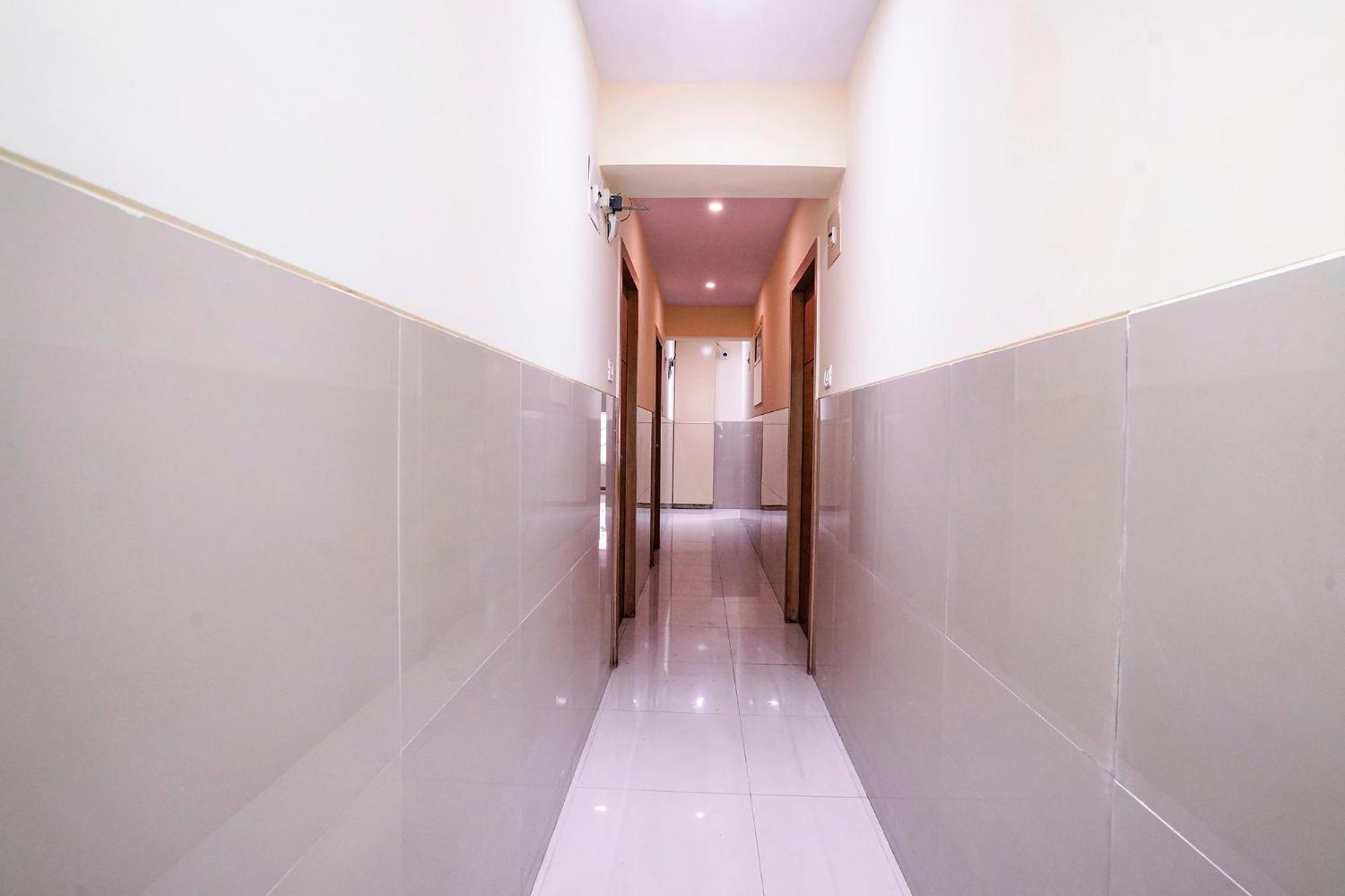 Fabhotel Everest Vashi エクステリア 写真