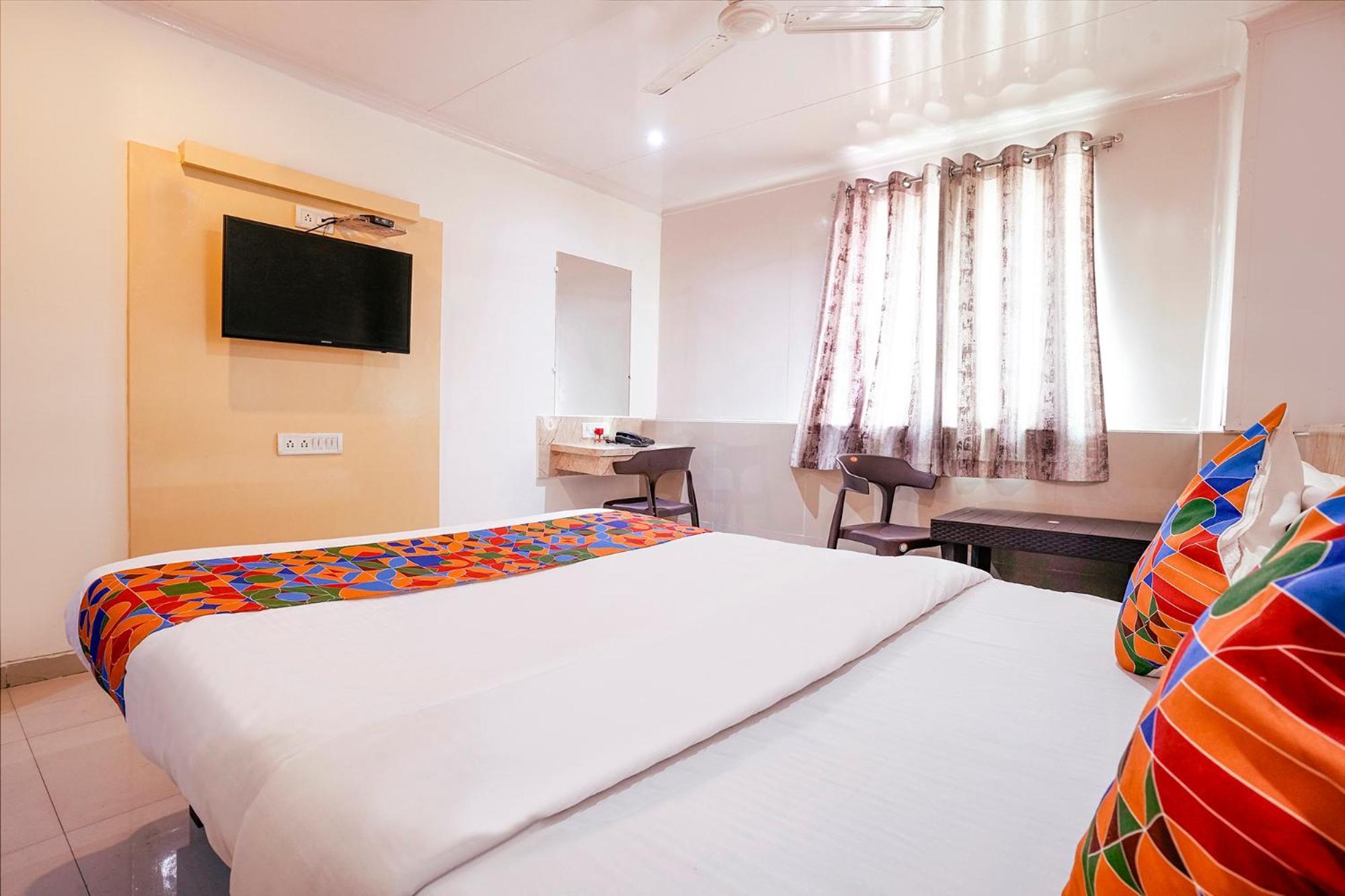 Fabhotel Everest Vashi エクステリア 写真